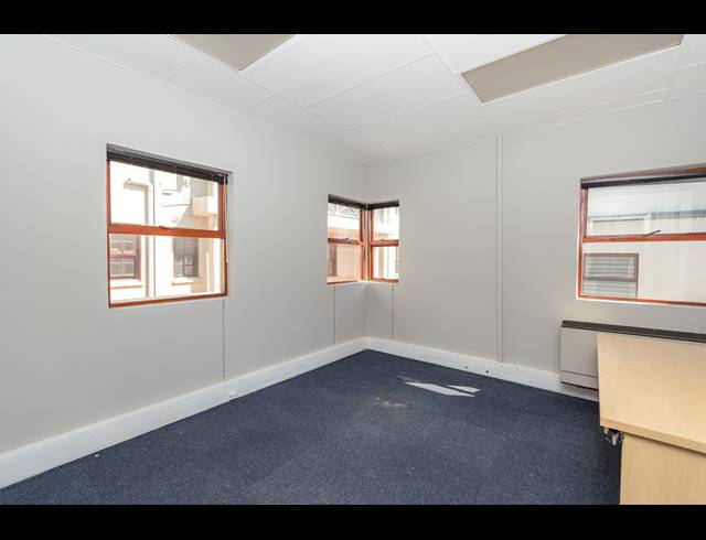 250M² BUSINESS CENTRE TO LET IN FERNDALE